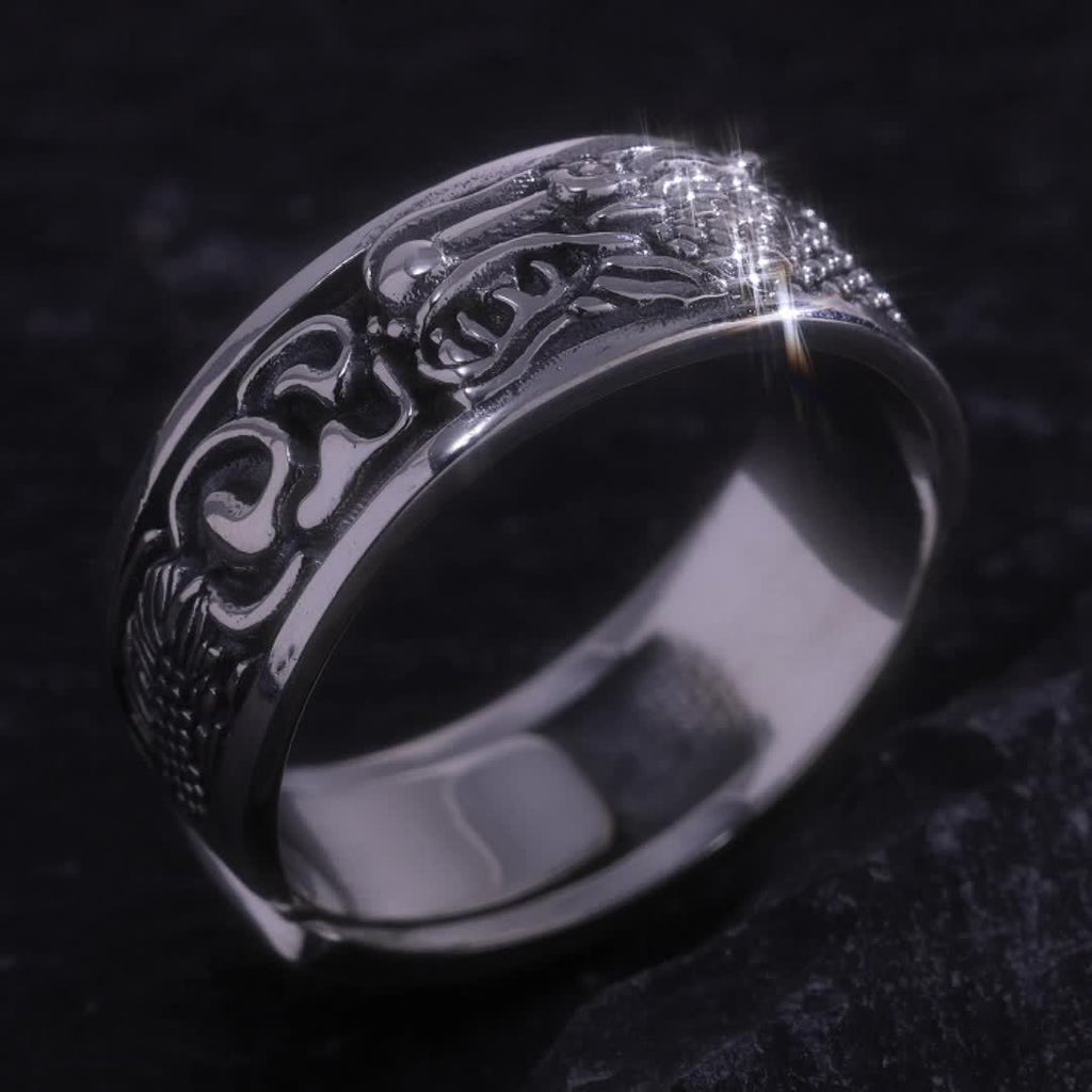 A Stylish And Bold Dragon Pattern Design Ring Made Of Sterling Silver, Weighing Approximately 6.6g, Suitable For Both Men And Women To Wear At Parties And Events.