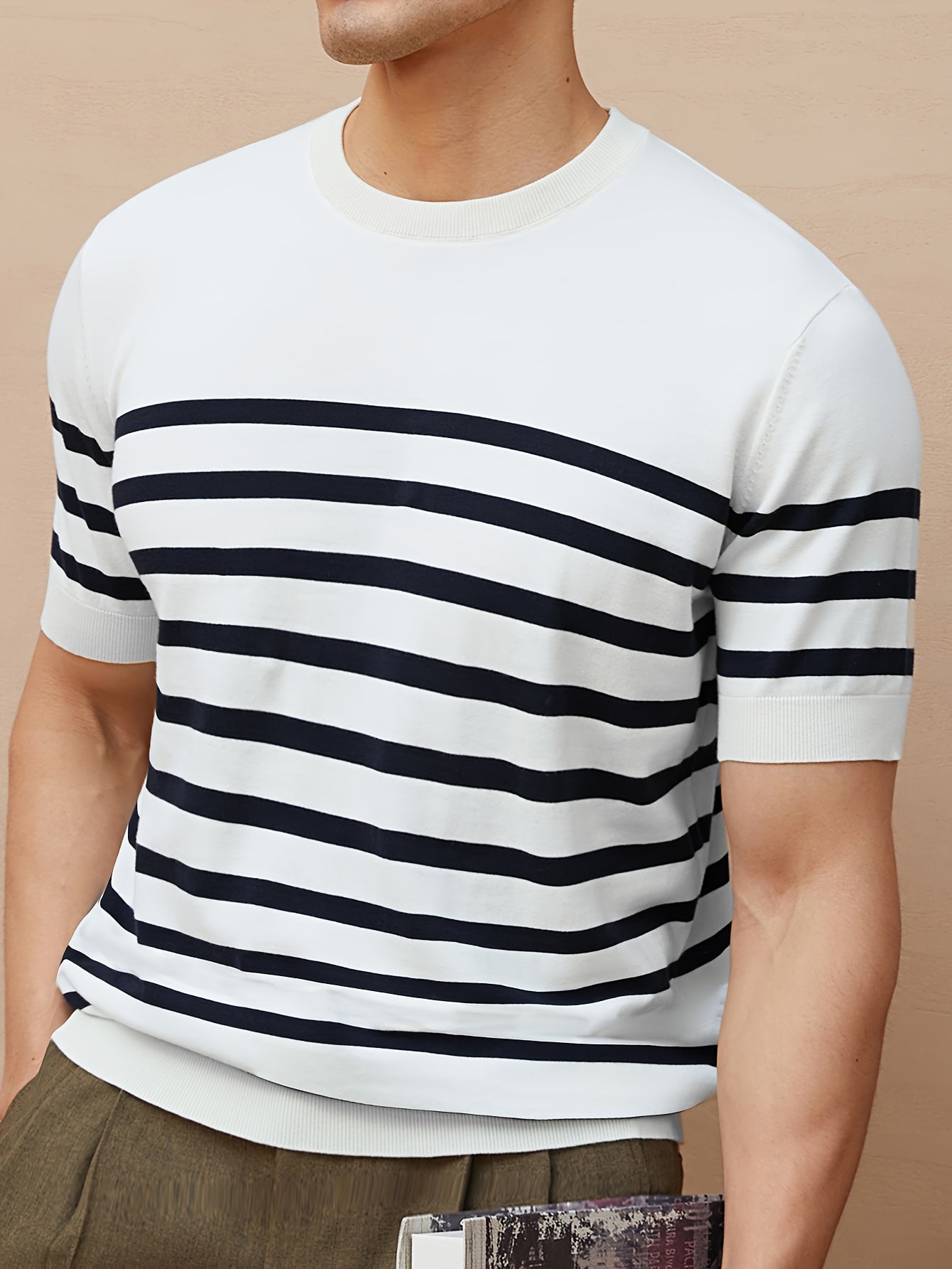 Pull homme à rayures - Manches courtes décontracté, col rond, rayures horizontales noir et blanc, tissu léger et respirant, coupe régulière pour printemps-été, tricot élastique