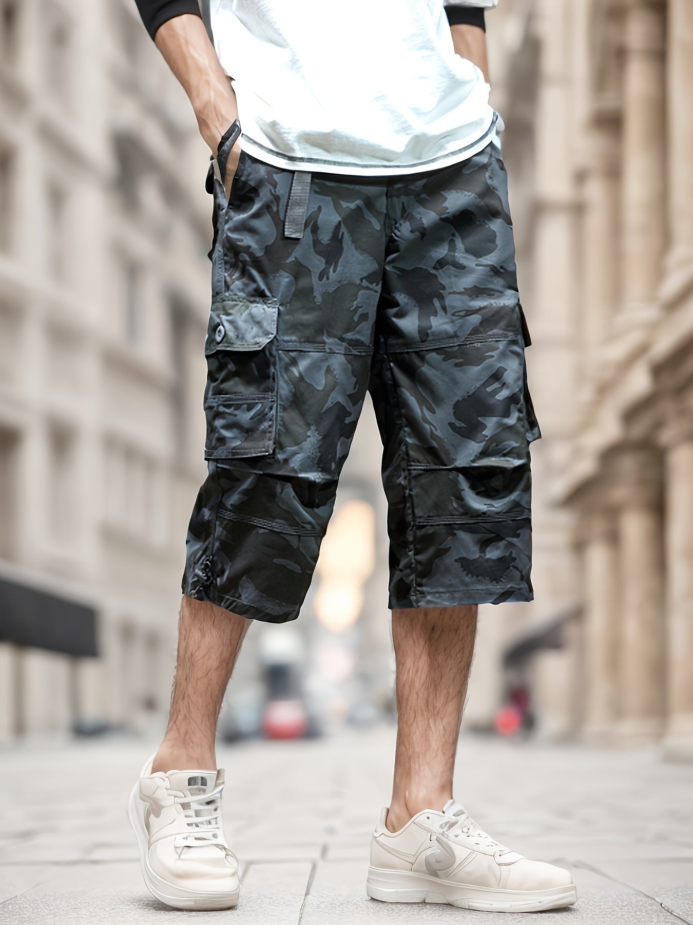 Men'S Outdoor Casual Cargo Shorts with Multiple Pockets, Knee-Length, Featuring an Elastic Waistband And Button Closure, Suitable for Outdoor Adventures, Fishing, Hiking, And Various Outdoor Activities.