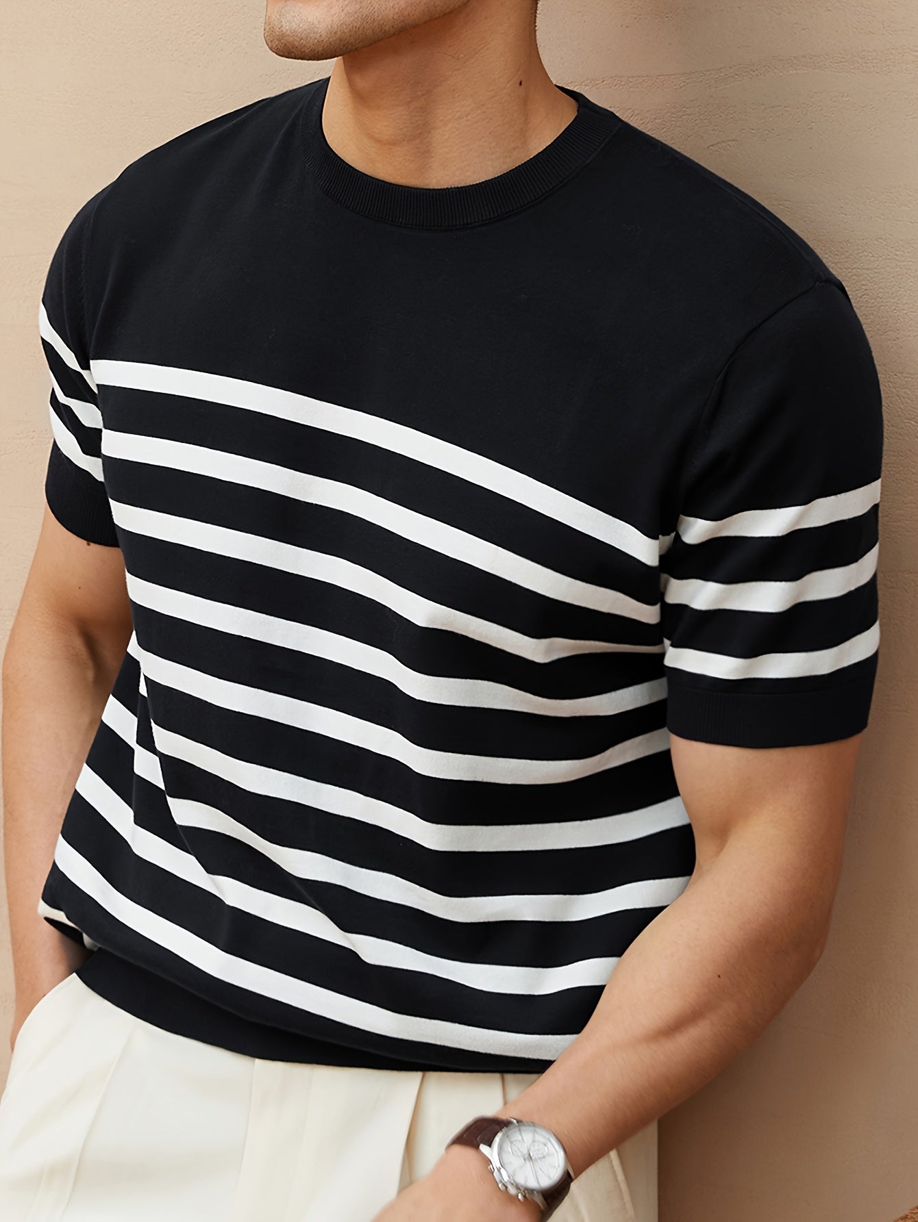 Pull homme à rayures - Manches courtes décontracté, col rond, rayures horizontales noir et blanc, tissu léger et respirant, coupe régulière pour printemps-été, tricot élastique
