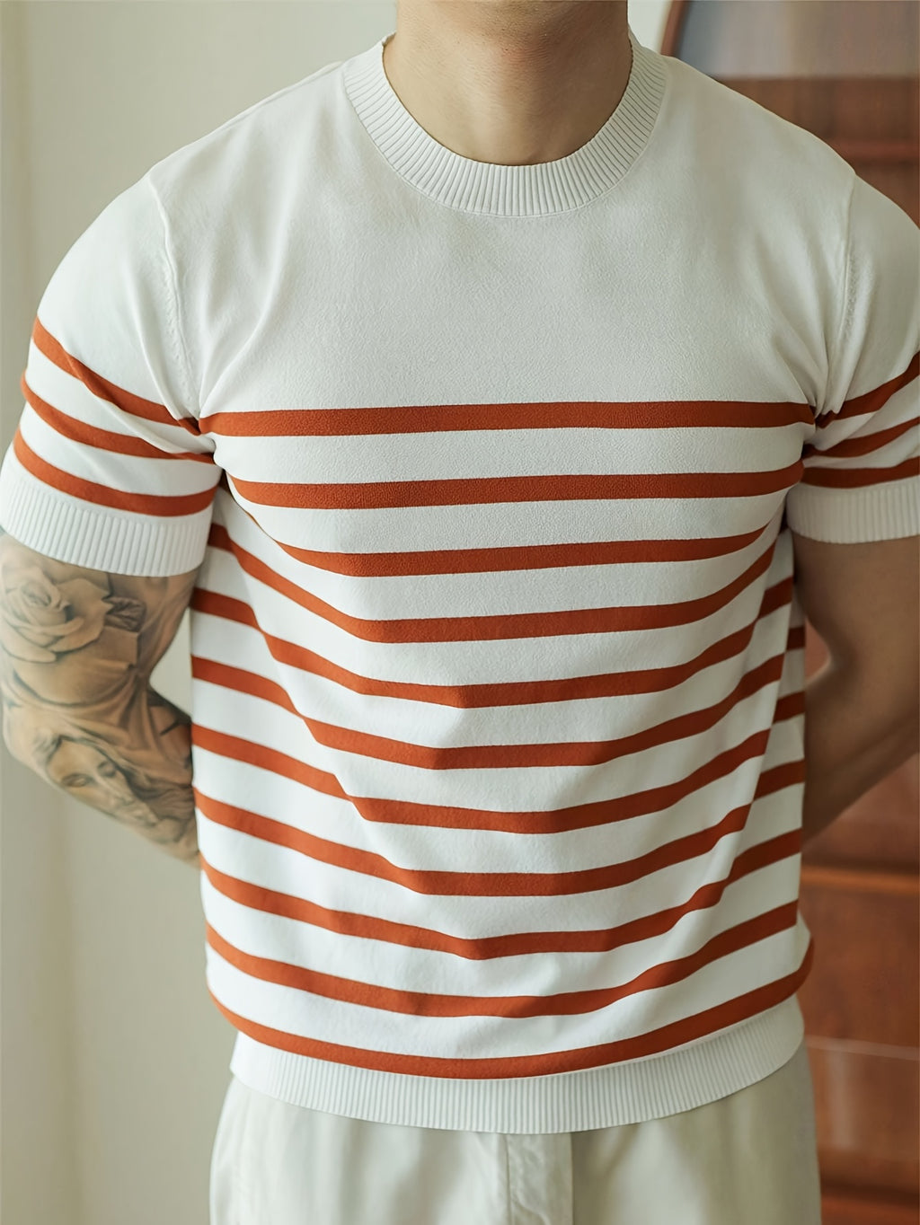 Pull homme à rayures - Manches courtes décontracté, col rond, rayures horizontales noir et blanc, tissu léger et respirant, coupe régulière pour printemps-été, tricot élastique